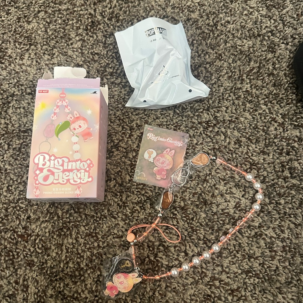 Popmart Big into Energy labubu phone charm